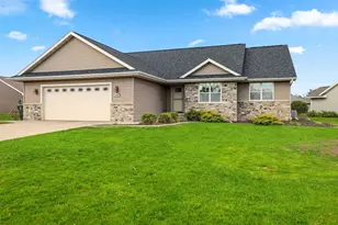 2288 Glen Meadows Cir, De Pere, WI 54115 - Photo 3