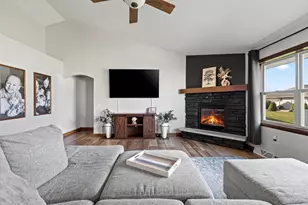 2288 Glen Meadows Cir, De Pere, WI 54115 - Photo 9