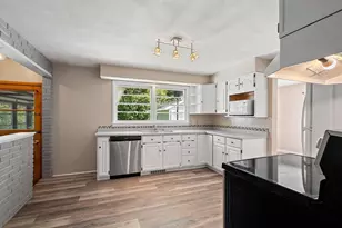 1006 E Lindbergh St, Appleton, WI 54911 - Photo 11