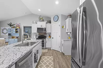 1740 Patriot Way, Neenah, WI 54956 - Photo 9