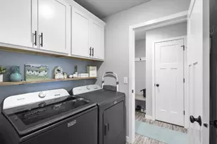1740 Patriot Wy, Neenah, WI 54956 - Photo 21