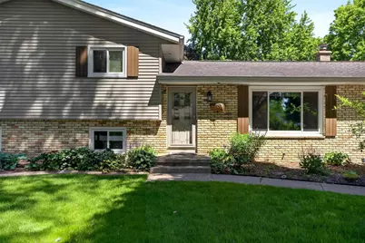 2214 Steward Court, Sun Prairie, WI 53590 - Photo 3