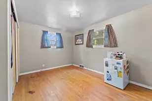 151 E Briar Ln, Green Bay, WI 54301 - Photo 17
