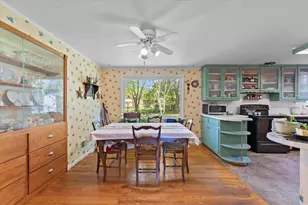 151 E Briar Ln, Green Bay, WI 54301 - Photo 7