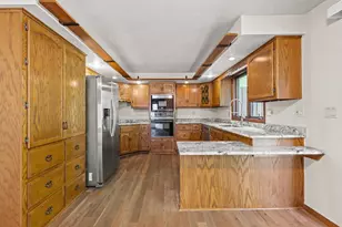921 Divot Pl, Green Bay, WI 54313 - Photo 13