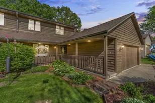 921 Divot Pl, Green Bay, WI 54313 - Photo 1
