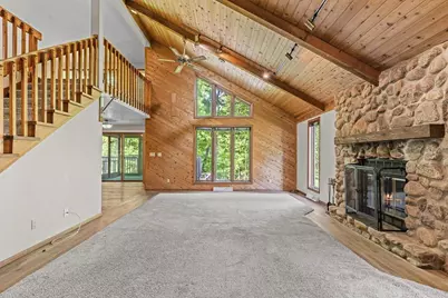 921 Divot Place, Green Bay, WI 54313 - Photo 9