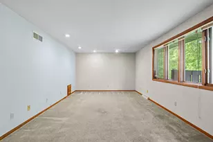 921 Divot Pl, Green Bay, WI 54313 - Photo 25