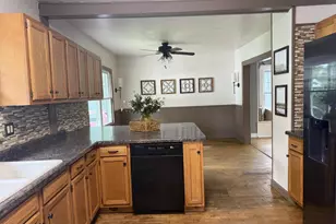 416 W Fulton St, Waupaca, WI 54981 - Photo 7
