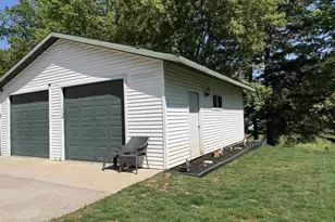 416 W Fulton St, Waupaca, WI 54981 - Photo 5
