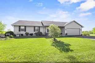 838 Poppy Ln, Little Suamico, WI 54141 - Photo 1