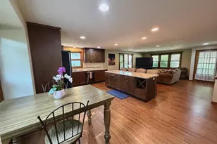 1112 Tullar Rd, Neenah, WI 54956 - Photo 7