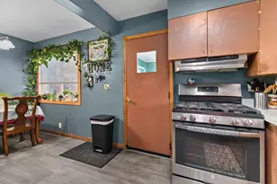 556 Drury Pl, Fond du Lac, WI 54935 - Photo 5