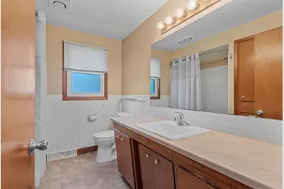 548 E St Joseph Street, Green Bay, WI 54301 - Photo 13