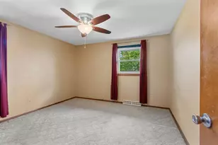 548 E St Joseph St, Green Bay, WI 54301 - Photo 9