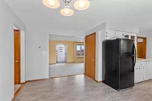 548 E St Joseph St, Green Bay, WI 54301 - Photo 7