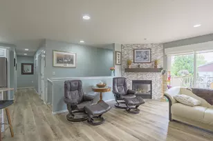 1917 Riverside Dr, Suamico, WI 54313 - Photo 7