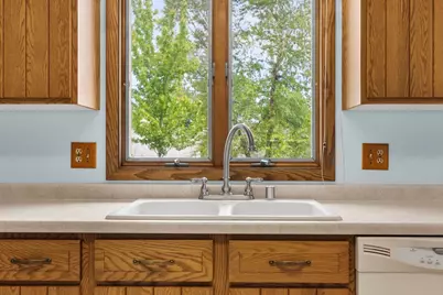 1756 Southland Avenue, Oshkosh, WI 54902 - Photo 17