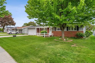 1756 Southland Avenue, Oshkosh, WI 54902 - Photo 3