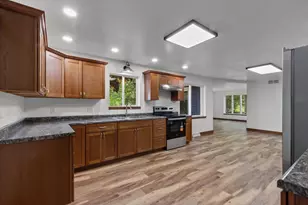 W16408 Fair Morr Rd, Edgerton, WI 54486 - Photo 11