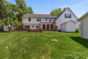 1498 Parkway Dr, Green Bay, WI 54304 - Photo 3
