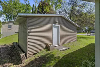 253 S Oakland Avenue, Oconto Falls, WI 54154 - Photo 11