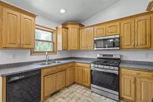 506 Rosemary Ct, Pulaski, WI 54162 - Photo 11