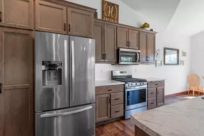 3027 Scarlet Oak Road, De Pere, WI 54115 - Photo 7