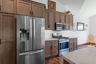 3027 Scarlet Oak Rd, De Pere, WI 54115 - Photo 7