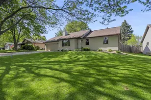 2545 Wildflower, Green Bay, WI 54311 - Photo 5