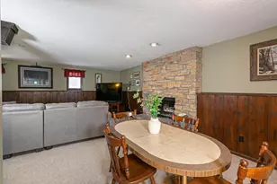 456 Pleasant Ct, Neenah, WI 54956 - Photo 23