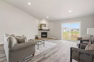5749 N Sequoia Dr, Appleton, WI 54913 - Photo 3