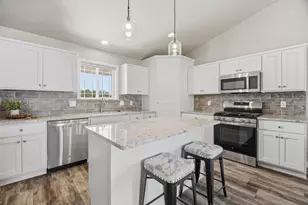 5749 N Sequoia Dr, Appleton, WI 54913 - Photo 9