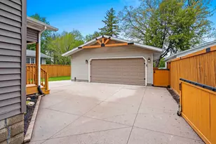 1324 W Rogers Ave, Appleton, WI 54914 - Photo 3