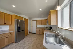 483 Madeline Ln, Little Suamico, WI 54141 - Photo 15