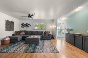 544 Hilltop Dr, Green Bay, WI 54301 - Photo 15
