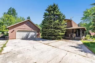 8412 Zander Rd, Maribel, WI 54227 - Photo 3