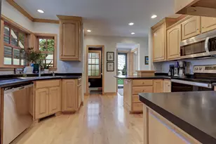 1309 S Alicia Dr, Appleton, WI 54914 - Photo 17