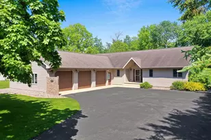 2949 Packerland Dr, Green Bay, WI 54313 - Photo 3