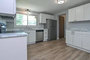 342 W Bell St, Neenah, WI 54956 - Photo 9