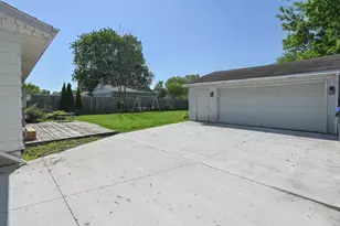342 W Bell St, Neenah, WI 54956 - Photo 45
