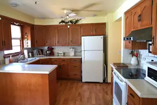 1142 Bond St, Green Bay, WI 54303 - Photo 5