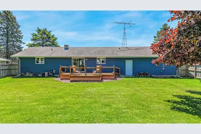 368 E Jefferson Avenue, Cleveland, WI 53015 - Photo 25