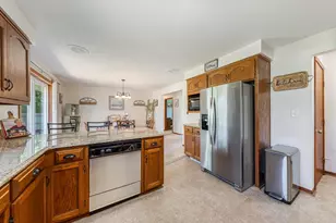 368 E Jefferson Ave, Cleveland, WI 53015 - Photo 11