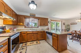 368 E Jefferson Ave, Cleveland, WI 53015 - Photo 9