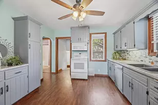 320 W 8th St, Kaukauna, WI 54130 - Photo 7