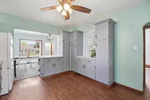 320 W 8th St, Kaukauna, WI 54130 - Photo 9
