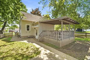 320 W 8th St, Kaukauna, WI 54130 - Photo 23