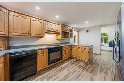 1711 E Robin Way, Appleton, WI 54915 - Photo 11