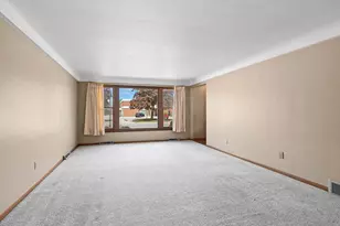 1833 Bond St, Green Bay, WI 54303 - Photo 9